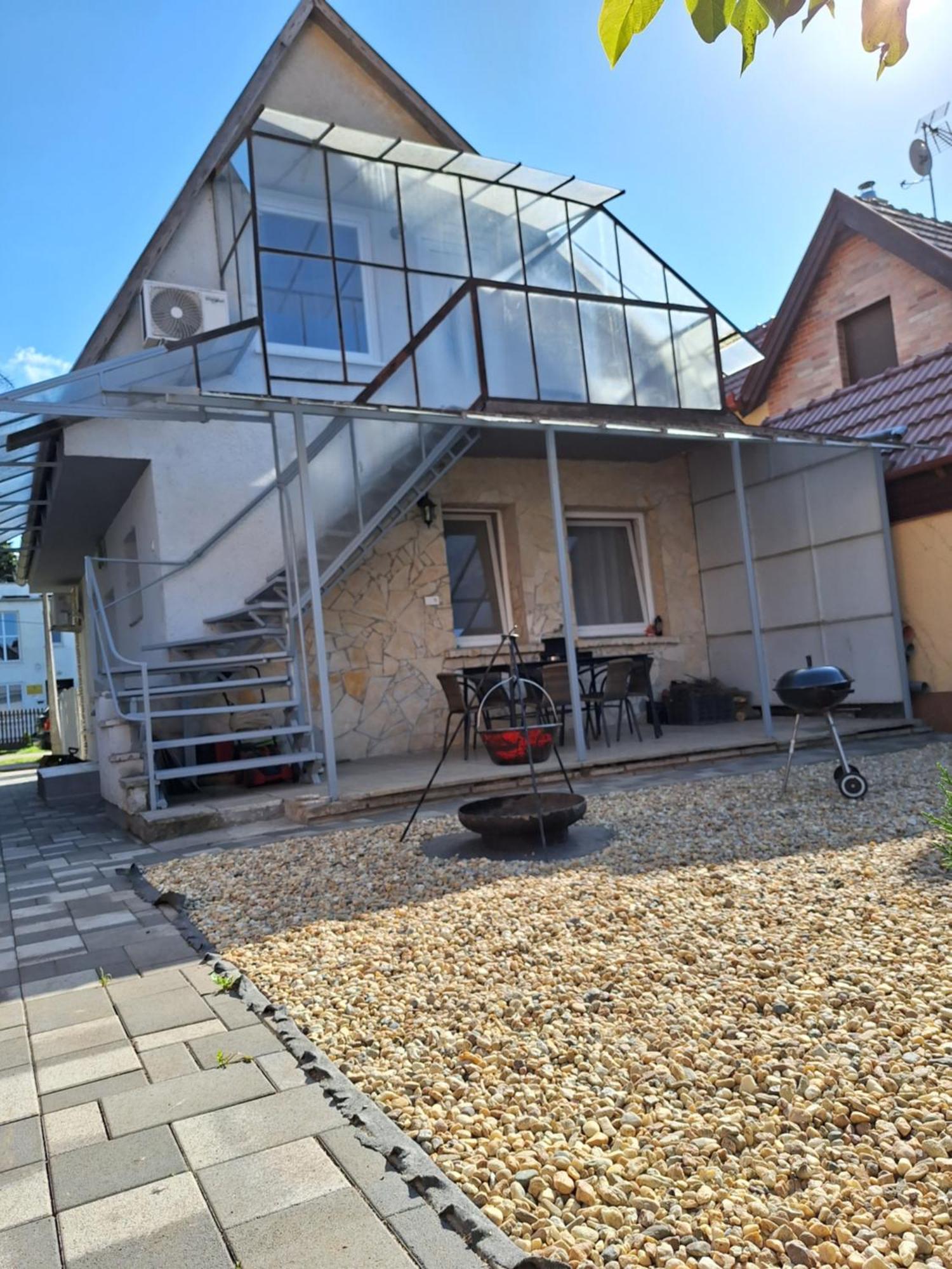Nikolett Apartman Hajduszoboszlo Exterior photo